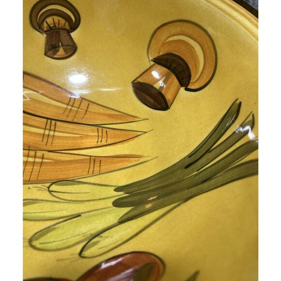 Vintage 1971 Los Angeles Potteries Hand Painted Vegetable Design Serving Bowl - Picture 8 of 8